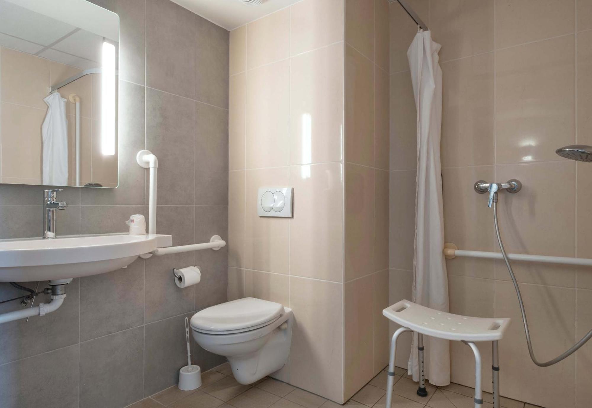 B&B Hotel Niort Marais Poitevin Est Екстер'єр фото