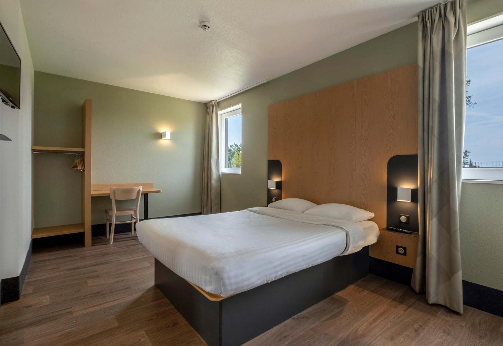 B&B Hotel Niort Marais Poitevin Est Екстер'єр фото