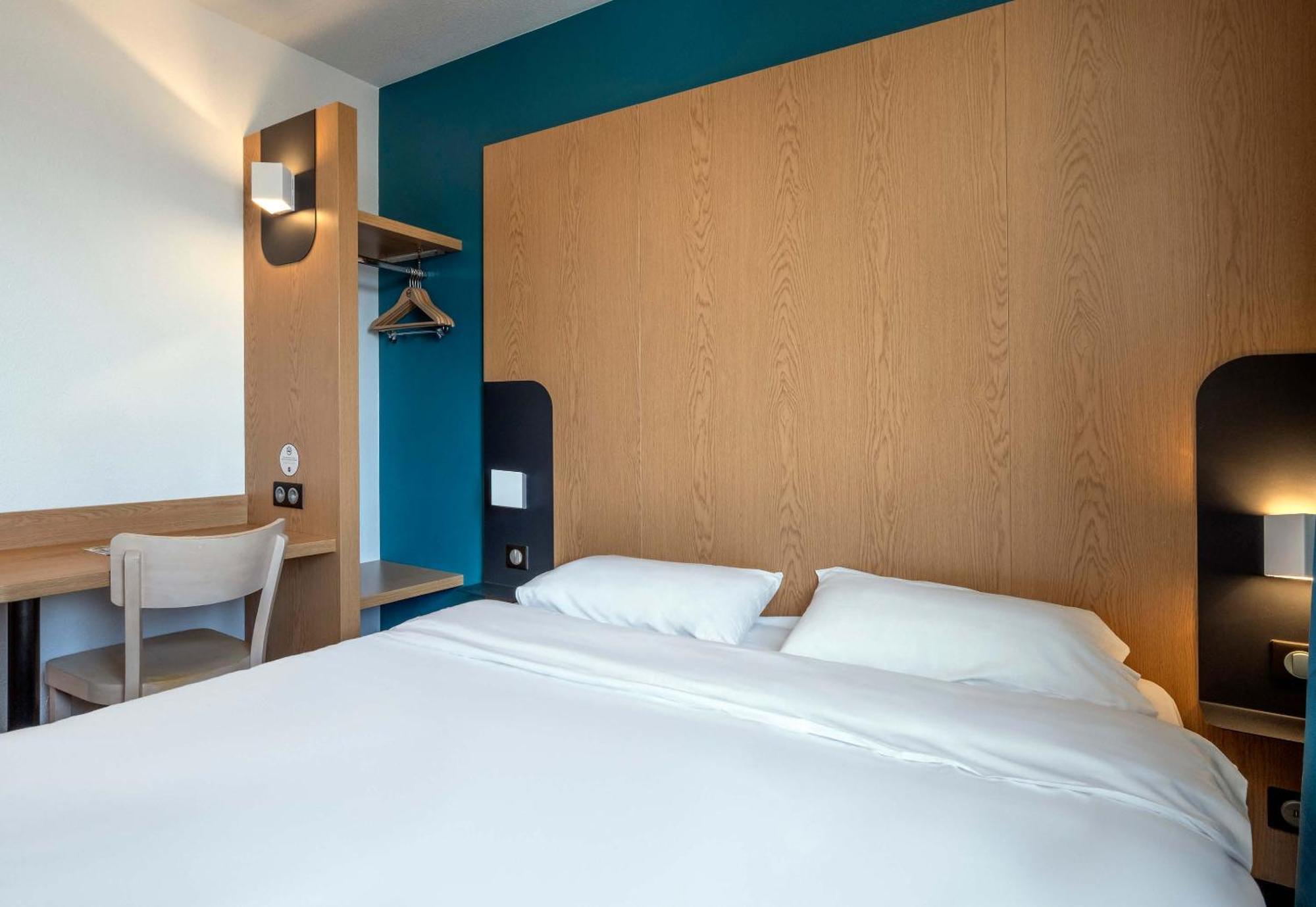 B&B Hotel Niort Marais Poitevin Est Екстер'єр фото