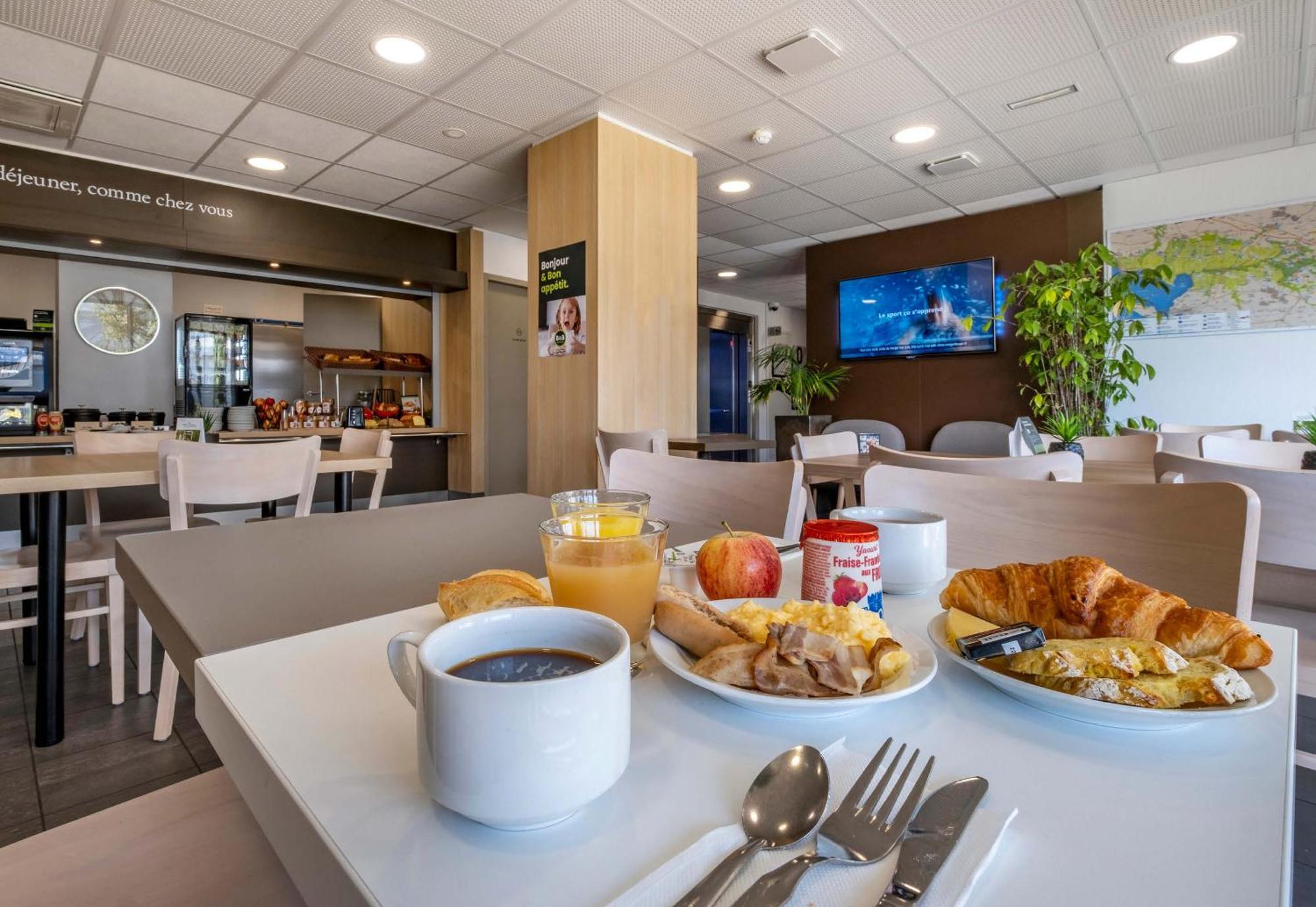 B&B Hotel Niort Marais Poitevin Est Екстер'єр фото