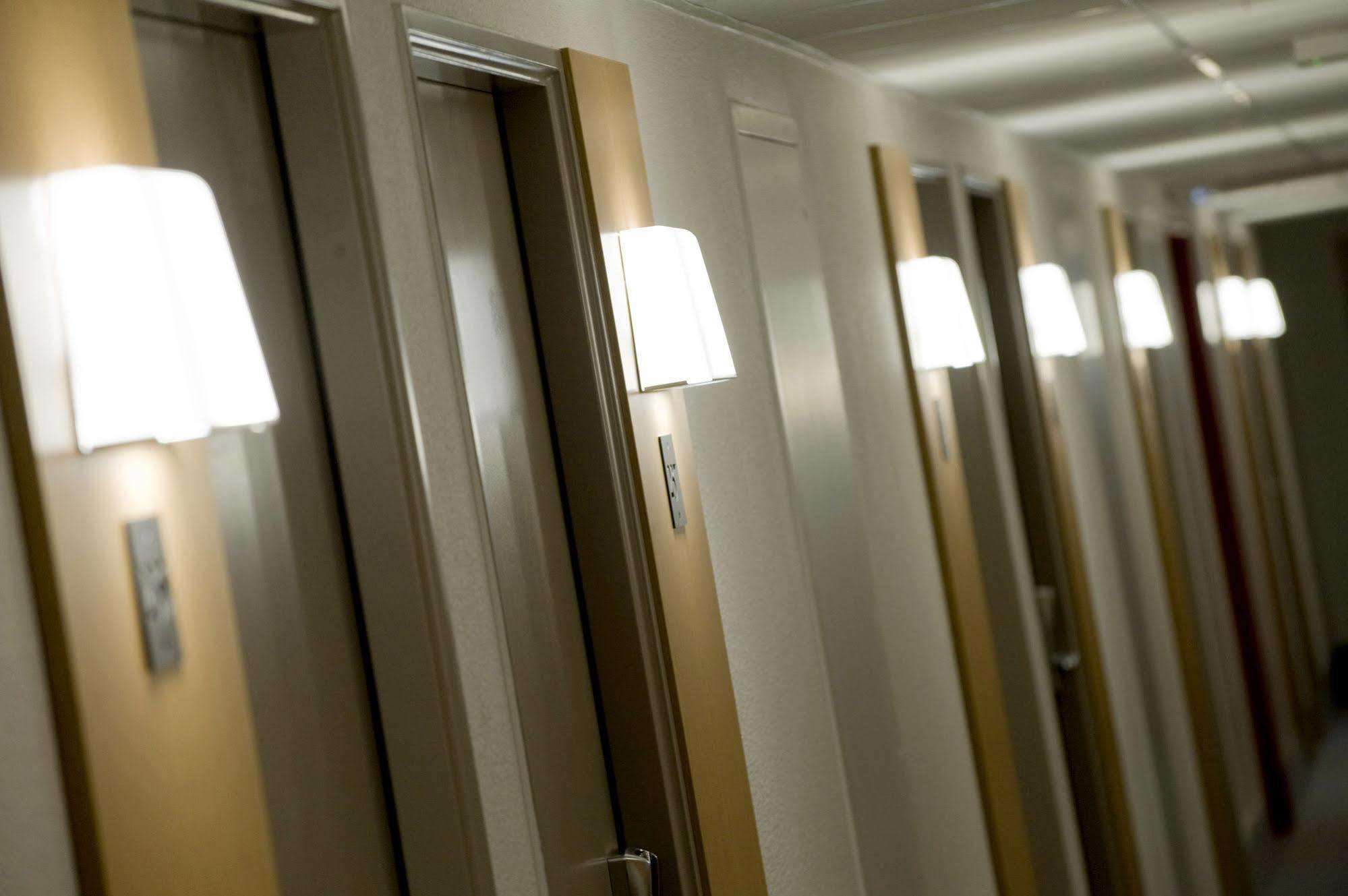 B&B Hotel Niort Marais Poitevin Est Екстер'єр фото